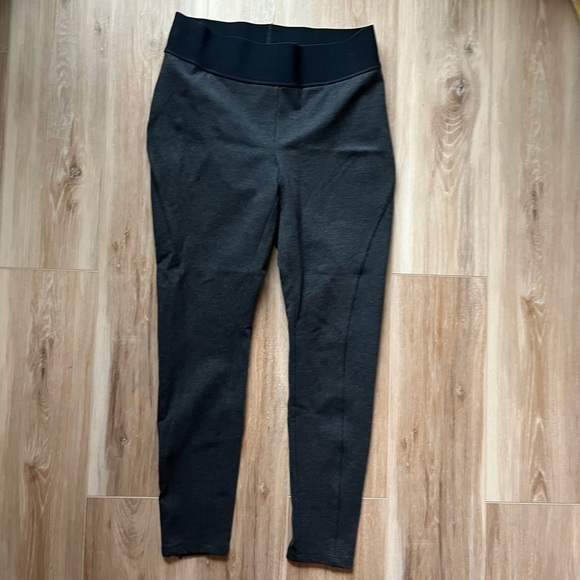 Quality riding style grey leggings. High waist flattering fit. Size M. - Picture 3 of 5